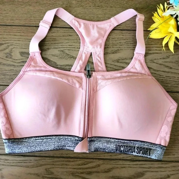 Victoria's Secret Other - VS Incredible Lightweight max sports bra size 32B Pink